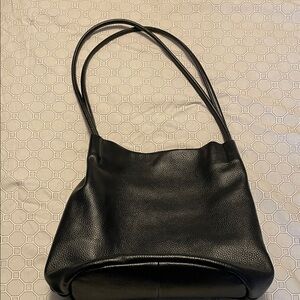 Elegant Black Leather Shoulder Bag